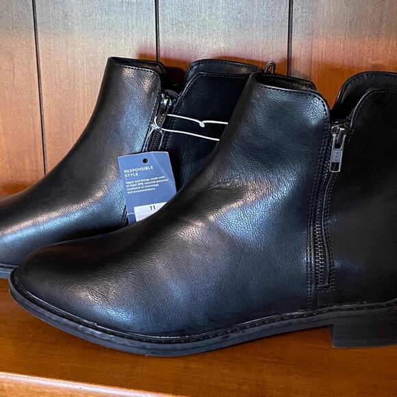 NWT Universal Thread Size 11 Faux Leather Boots that Zip on both sides. - Picture 2 of 6